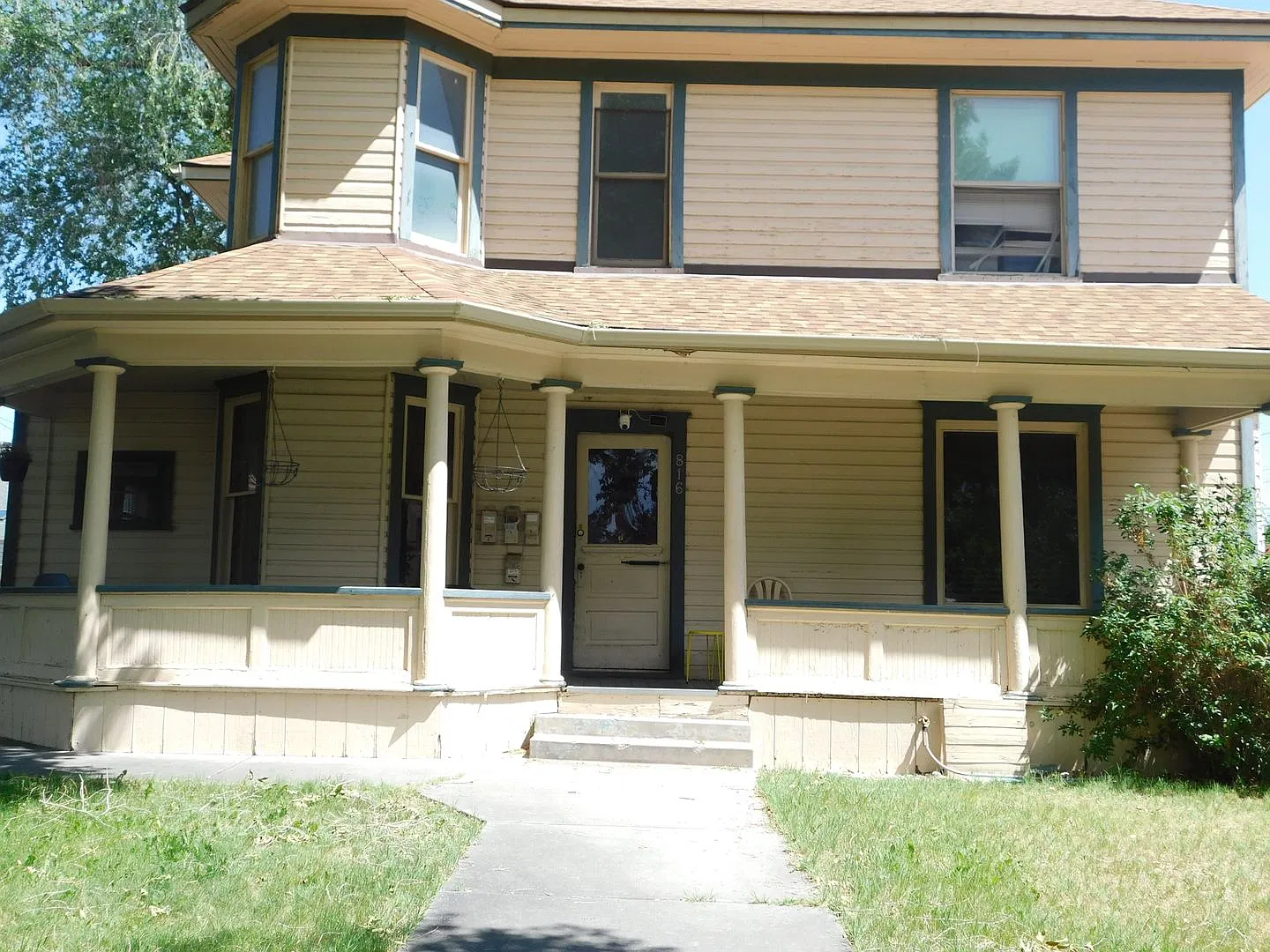 816 Grand Avenue — Photo 2