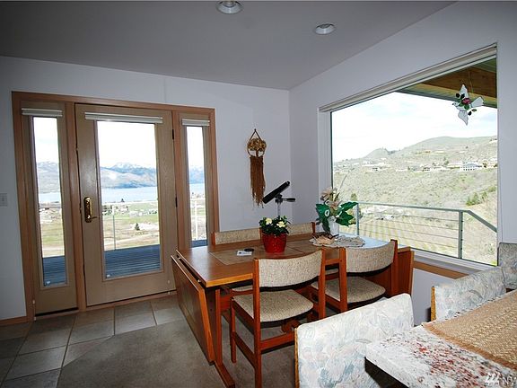 5th image of 627 Golf Course Pl