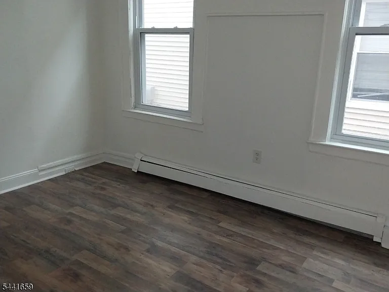 267 Leslie St — Photo 5