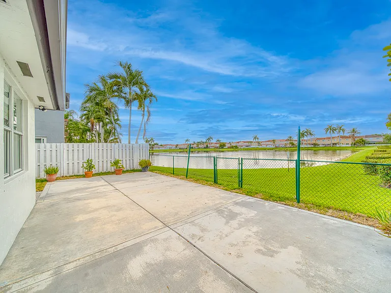 15950 SW 71st Ter — Photo 15