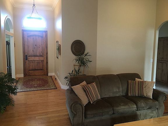 4th image of 3654 Burgundy Dr