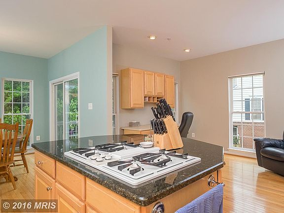 4th image of 1563 Hallwood Ct