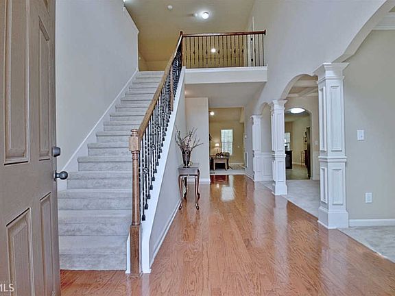 4th image of 54 Virginia Ave