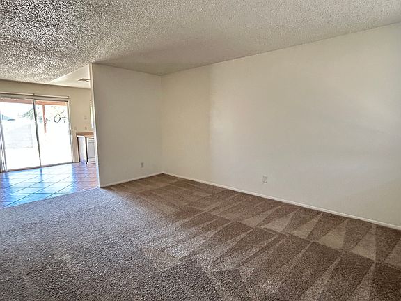 3rd image of 1144 W Tulane Dr