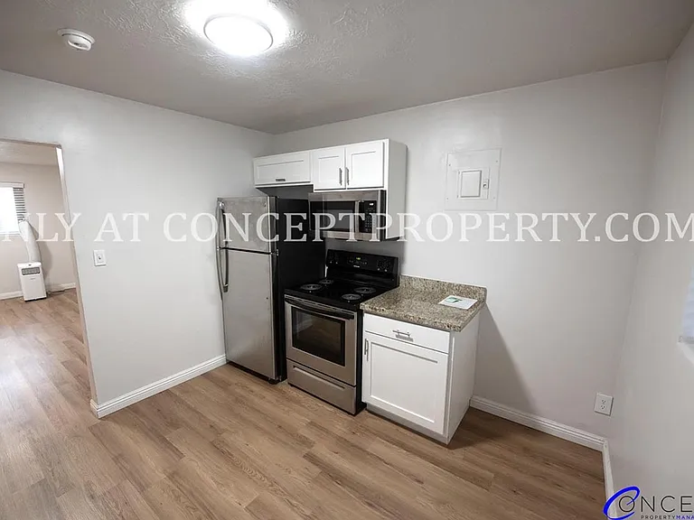 943-971 Chapel Dr — Photo 36