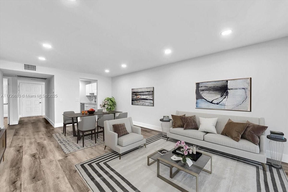 1201 SW 128th Ter APT 303E