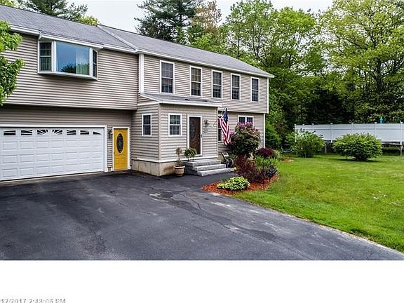 Bay window drenching the master suite with Natural Light!