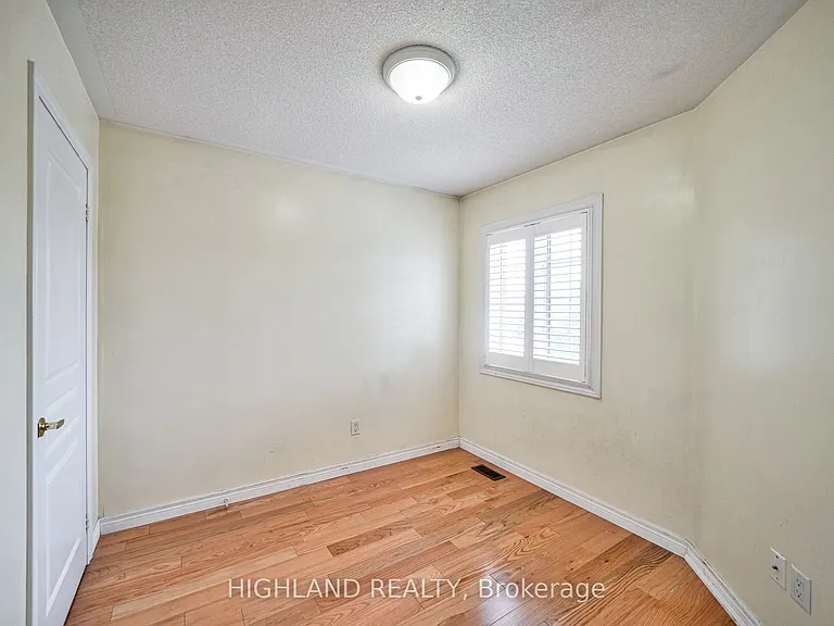 515 Coach Dr — Photo 17
