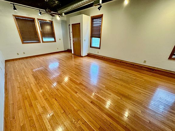 4th image of 400 Perrin St #406