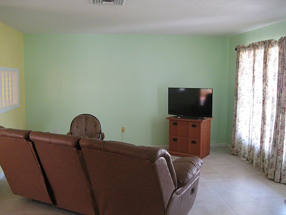 4th image of 1015 Hispana Avenue