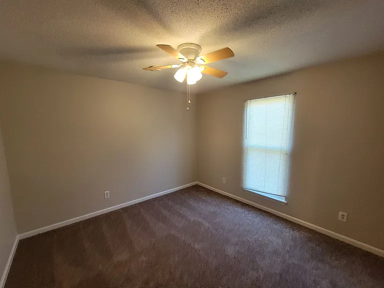 4460 Whisperwood Dr — Photo 19