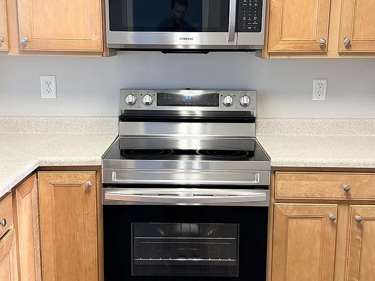 240 Regent Sq — Photo 69