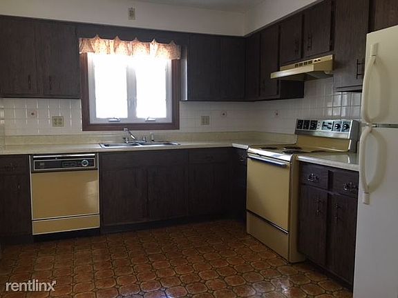 1136 Kitchen