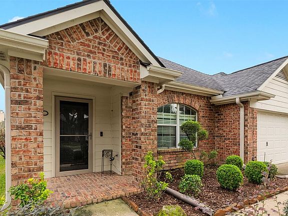 4th image of 2114 Woodlands Drive