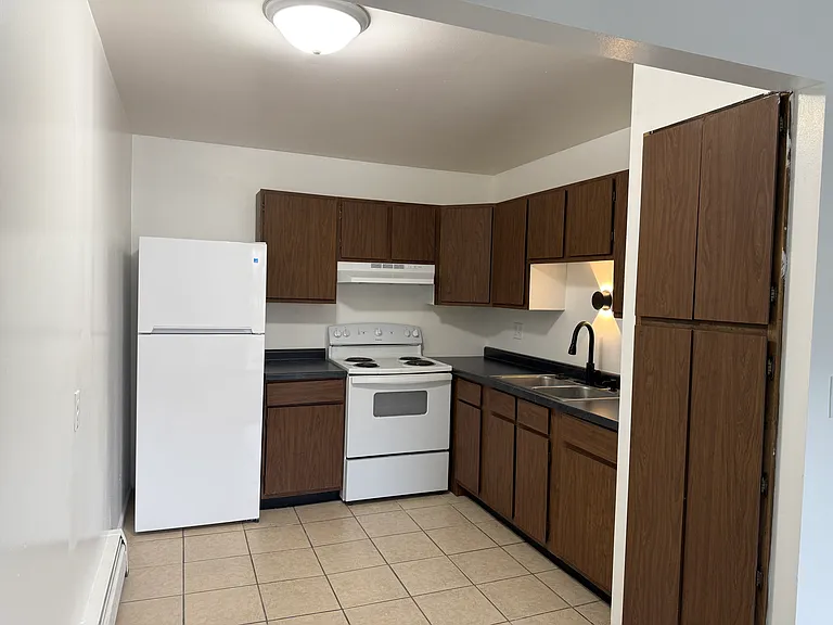 211 E Main St #8 — Photo 6