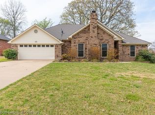 1611 Somerset Way, Van Buren, AR 72956