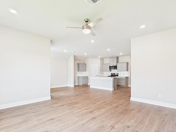 4th image of 118 Top Ridge Rd