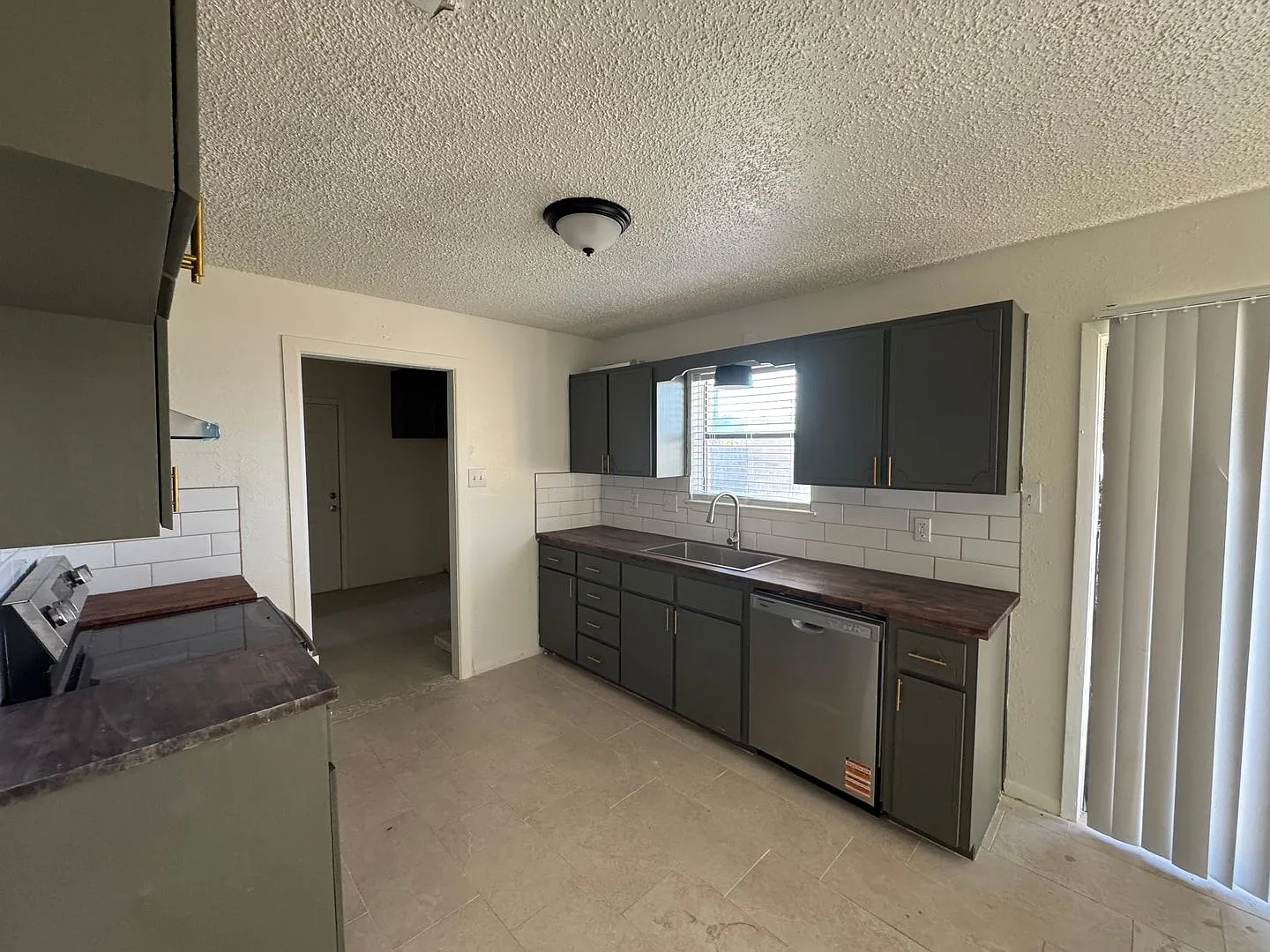 Beautifully Remodeled 4-Bedroom Home with Solar Panels and Fenced Yard Copperas Cove! — Photo 4