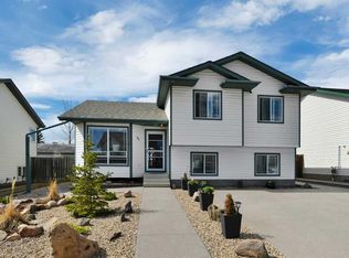 88 E Premiere Cres, Blackfalds, AB T4M 0E5
