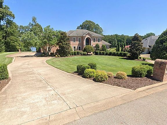 Ridgepointe Estate
