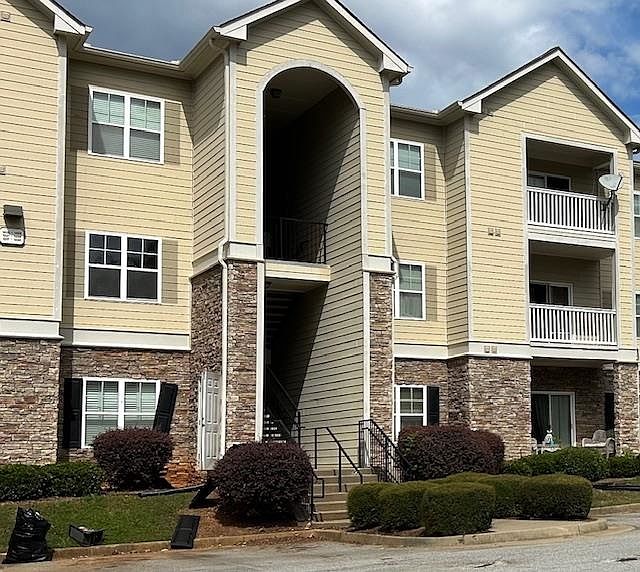 1st image of 1310 Town Creek Cir