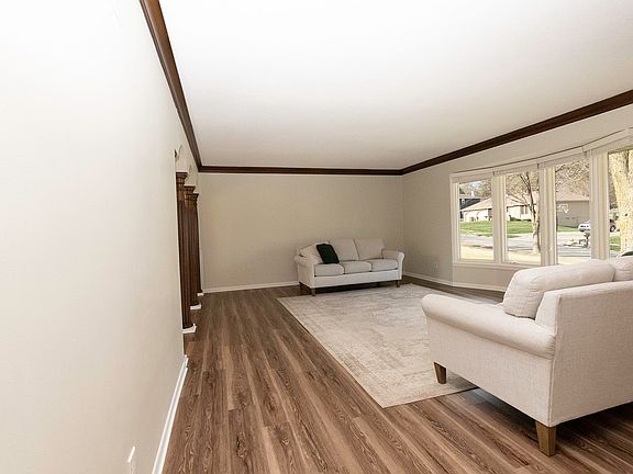 5th image of 3715 SW 29th St