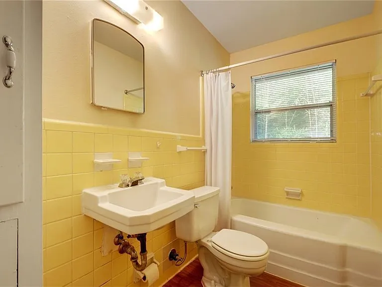 607 Bellevue Pl #B — Photo 16