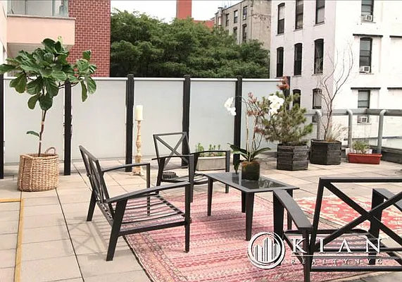 Rented by Kian Realty | media 13