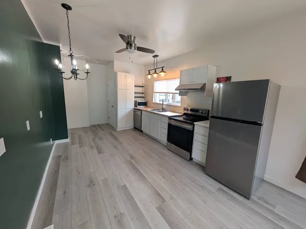 14842 Buena Vista Ave #6, White Rock, BC V4B 1X4
