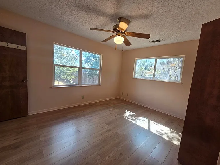 607 S Columbus St — Photo 14