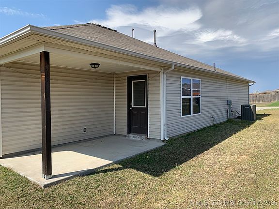 4th image of 10212 E Larry St