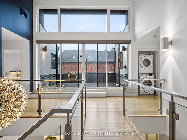 88 Kingsway Way — Photo 16