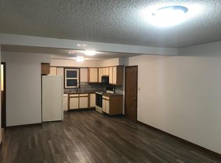 402 Redwood Dr, Wamego, KS 66547