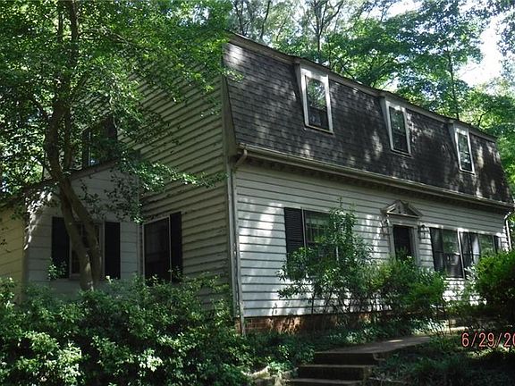 2nd image of 303 Berwickshire Dr