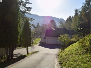 17146 Mountain Dr, Brookings, OR