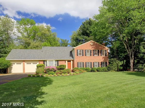 804 Lunenburg Rd, Great Falls, VA 22066