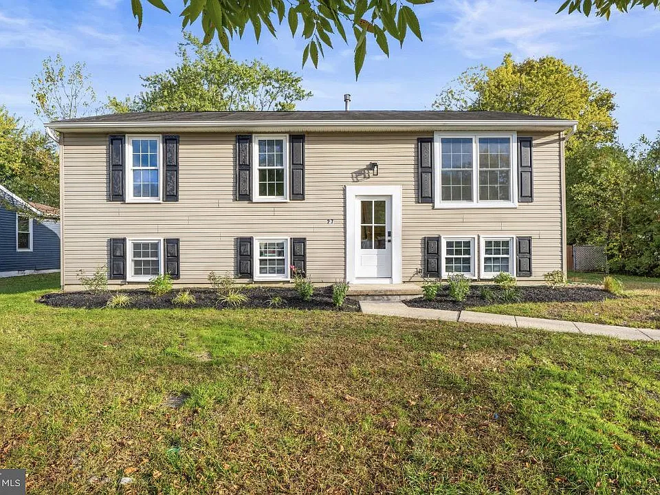 27 Dover Ln