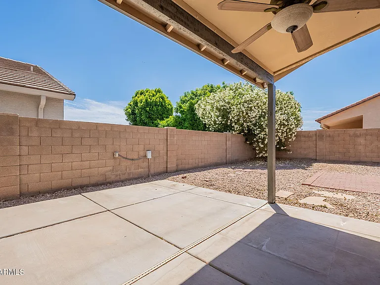 491 E Devon Dr — Photo 28