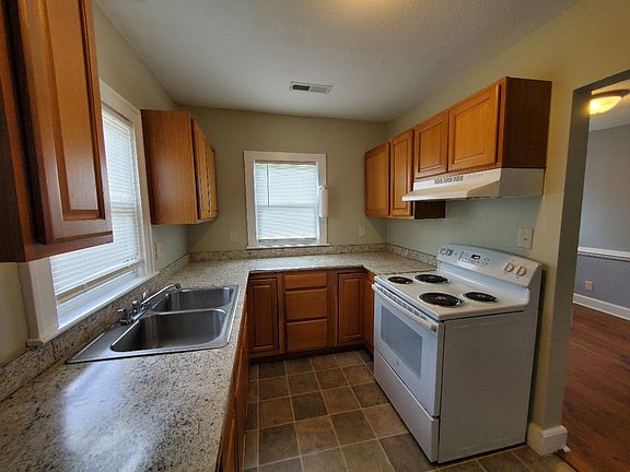 5th image of 1634 Peartree Rd
