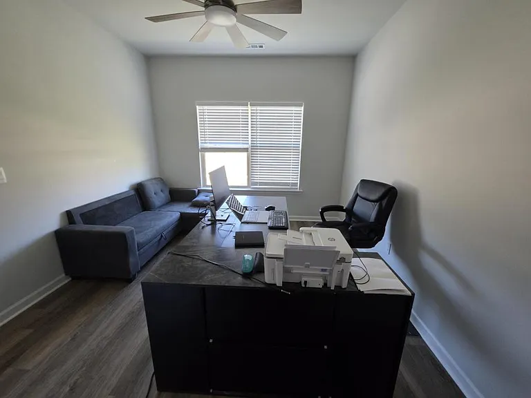 352 Castlepath Dr SW — Photo 20