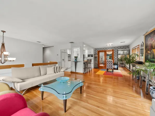 81 Goodale St, Peabody, MA 01960