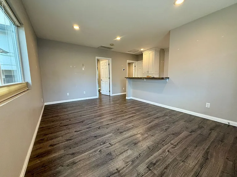 4641 Wilson Ave — Photo 8