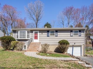 198 Tomahawk Trl, Sparta, NJ 07871
