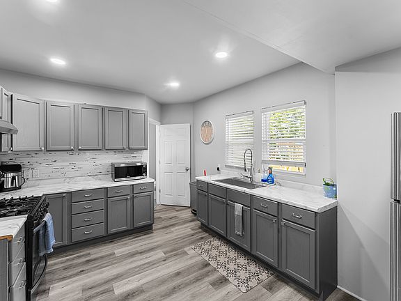 4th image of 1436 W 12th St