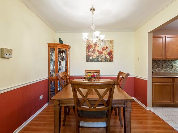 5th image of 980 N Lakeside Dr APT 1C
