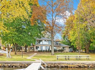 N23W28334 Beach Park Cir, Pewaukee, WI 53072