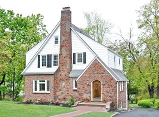 27 Grandview Pl, North Caldwell, NJ 07006
