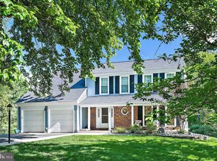 9830 Faust Dr, Vienna, VA 22182