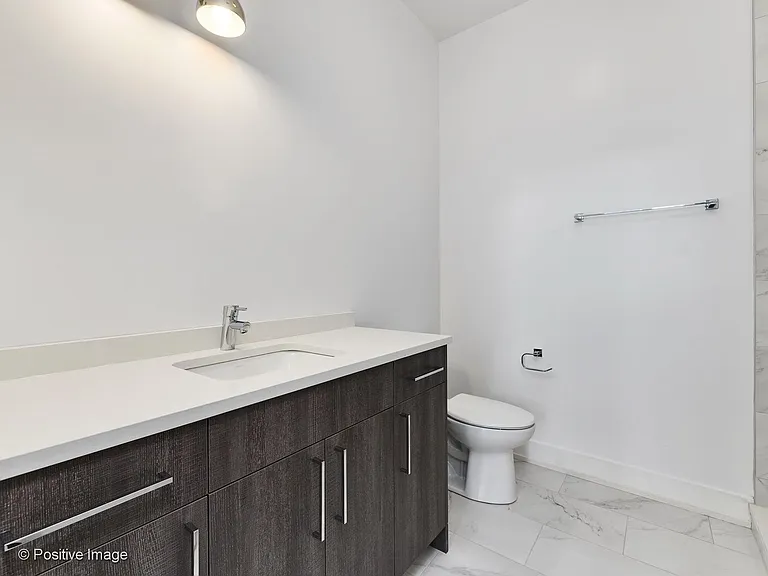 1511 N Sedgwick St — Photo 27