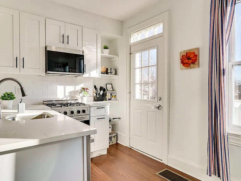 409 Constitution Ave NE #4 — Photo 10
